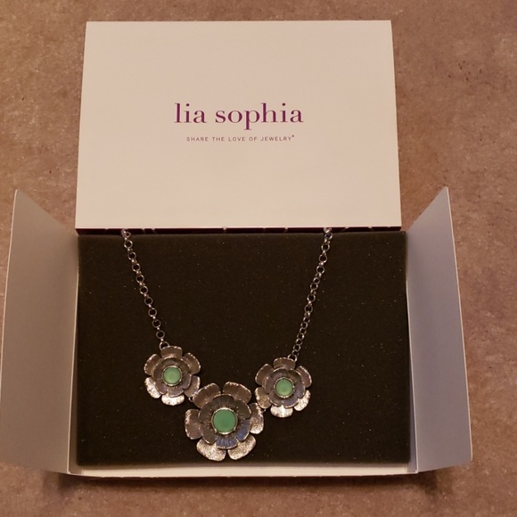 Lia Sophia Jewelry - Lia sophia necklace